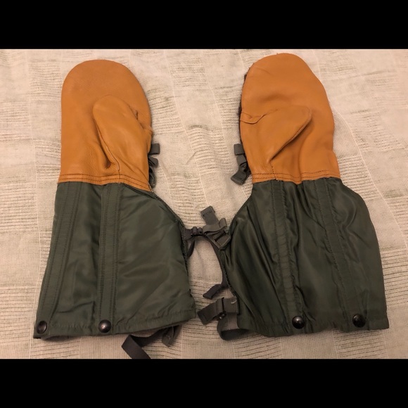 Illinois Glove Company Flight Glove Mitten Insert. Size M. - Picture 2 of 3